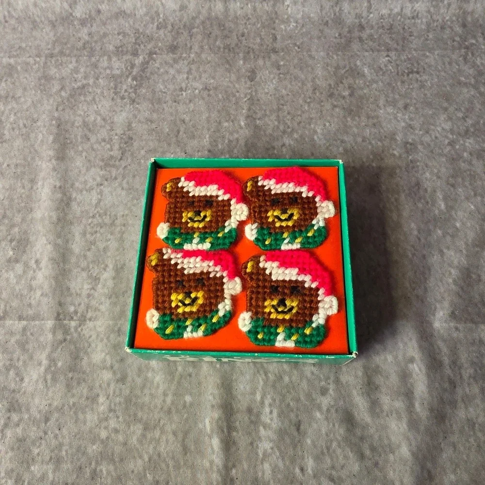 Vintage Hedaya Brothers Plastic Canvas Christmas Bear Napkin Rings Set of 4
